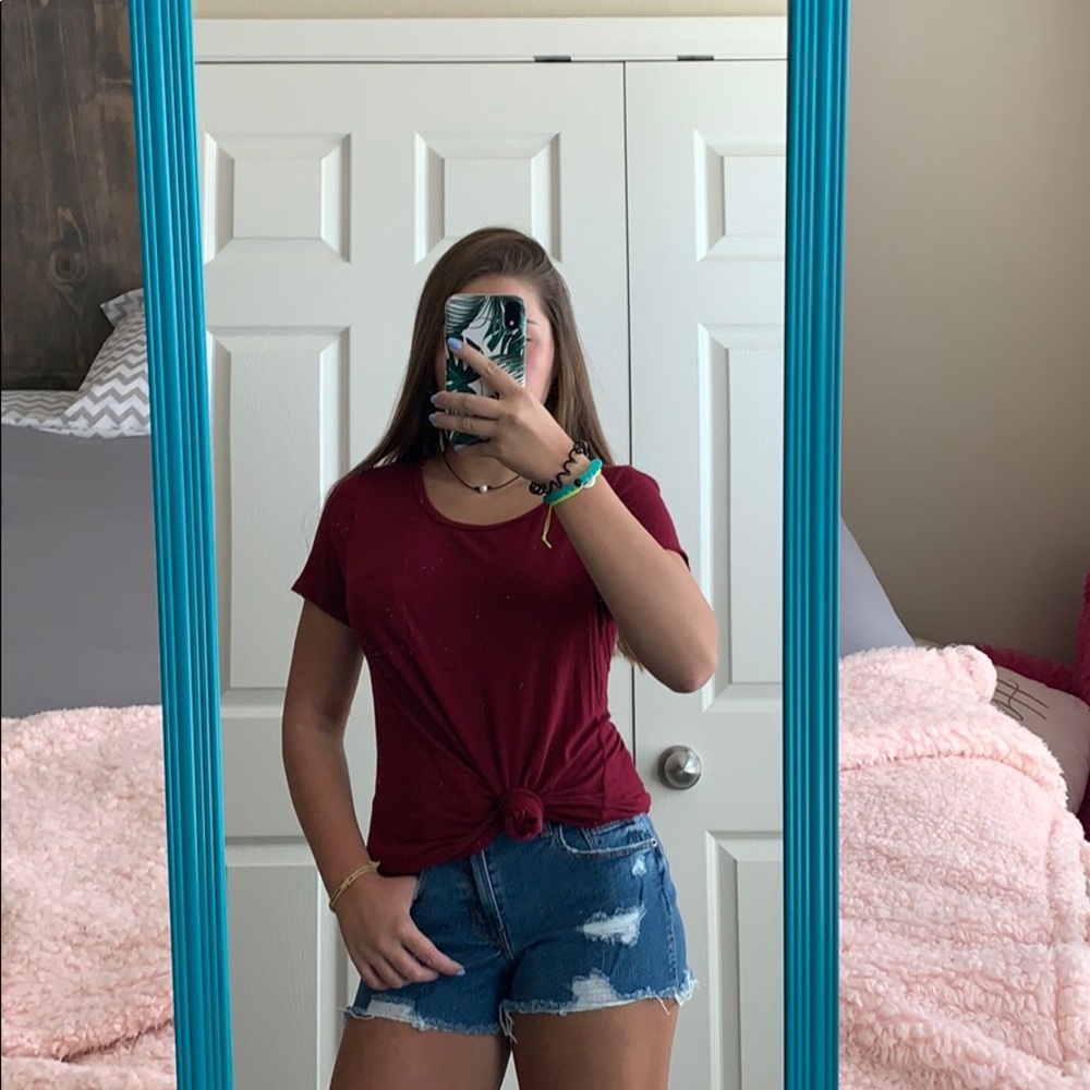 Maroon tee-shirt